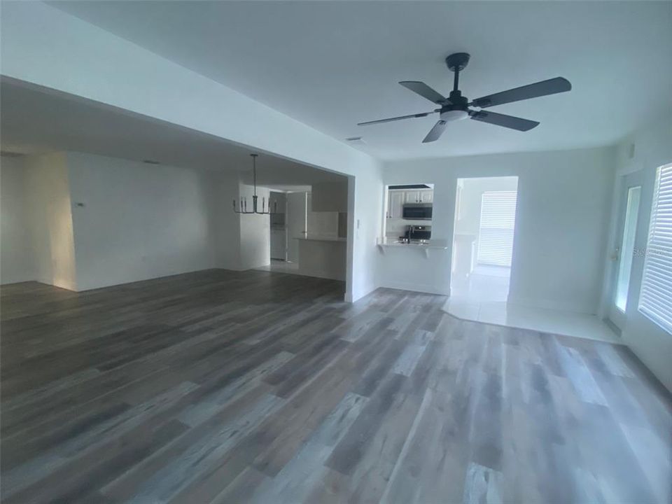 For Sale: $359,000 (2 beds, 2 baths, 1762 Square Feet)