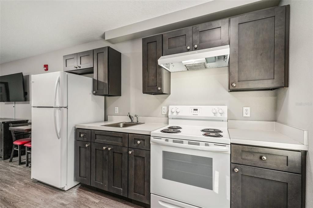 For Rent: $2,795 (1 beds, 1 baths, 365 Square Feet)