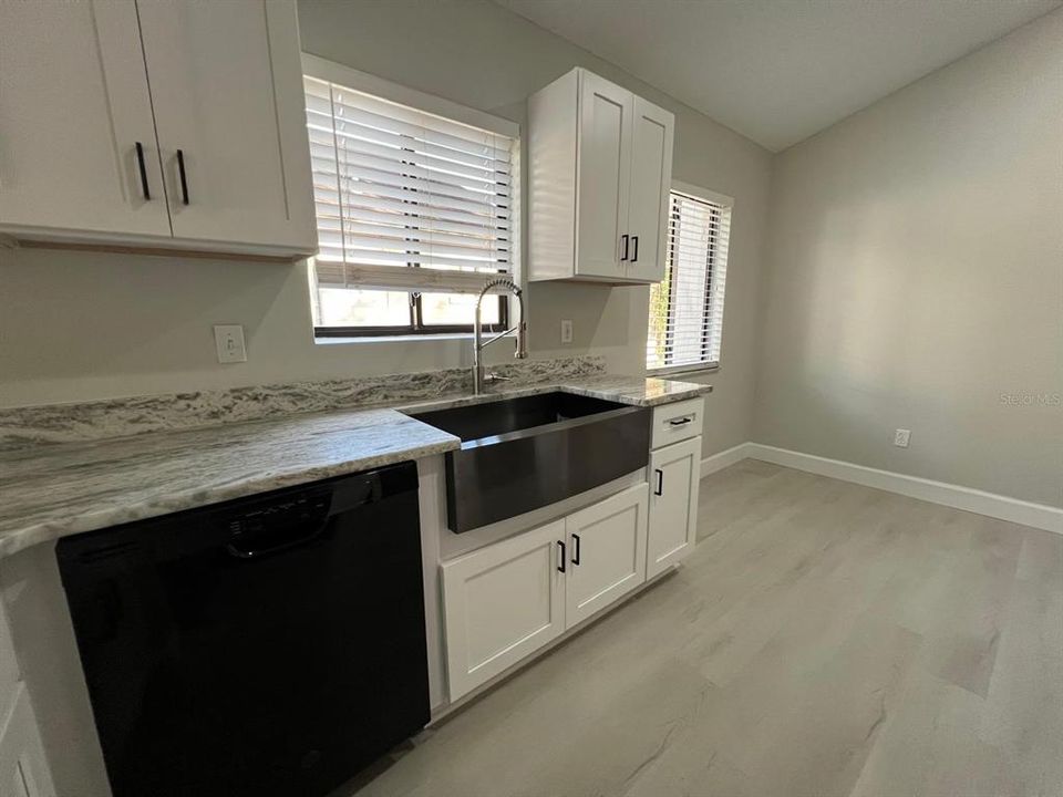 For Sale: $365,000 (3 beds, 2 baths, 1580 Square Feet)