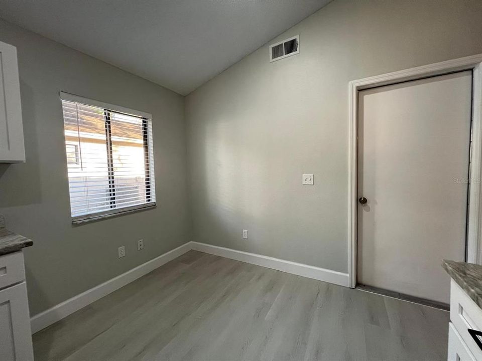 For Sale: $365,000 (3 beds, 2 baths, 1580 Square Feet)