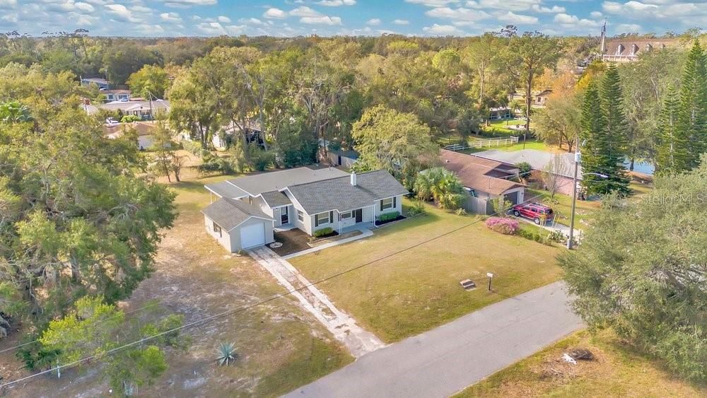 For Sale: $299,999 (3 beds, 2 baths, 2100 Square Feet)