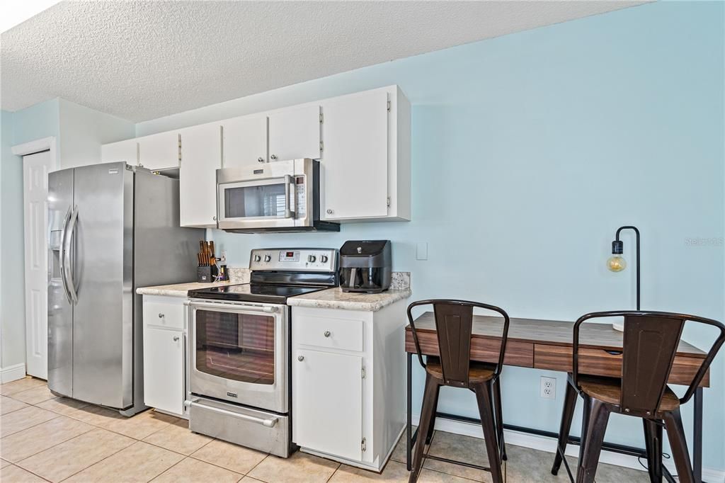 For Sale: $315,000 (3 beds, 2 baths, 1349 Square Feet)