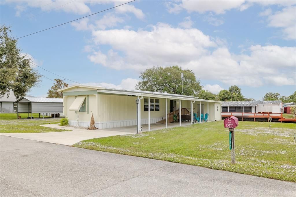 For Sale: $165,000 (3 beds, 2 baths, 840 Square Feet)