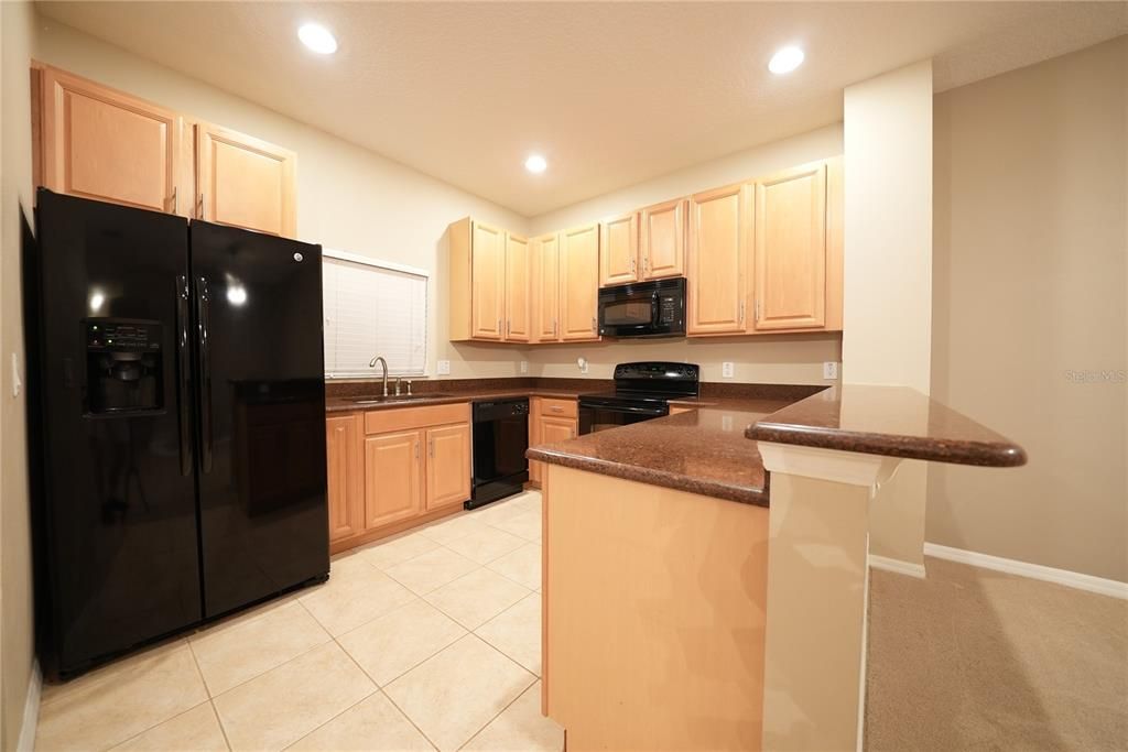 For Rent: $2,100 (3 beds, 2 baths, 1549 Square Feet)