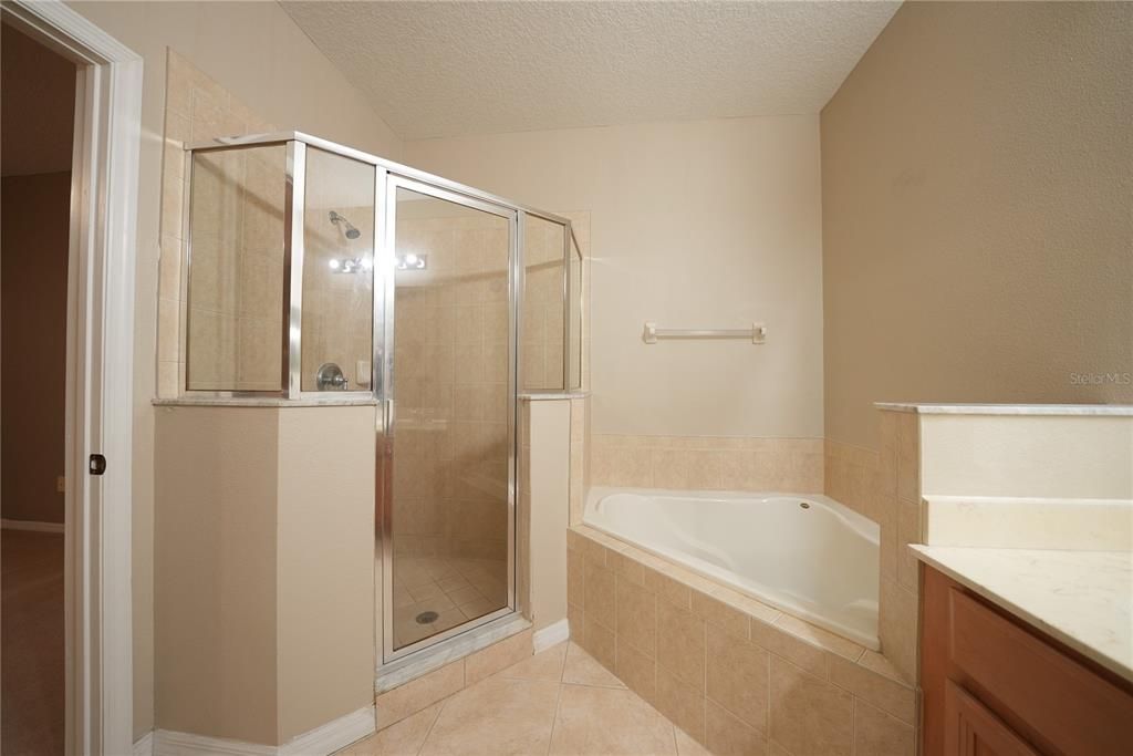 For Rent: $2,100 (3 beds, 2 baths, 1549 Square Feet)