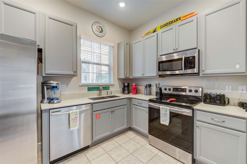 For Sale: $445,000 (2 beds, 2 baths, 1217 Square Feet)