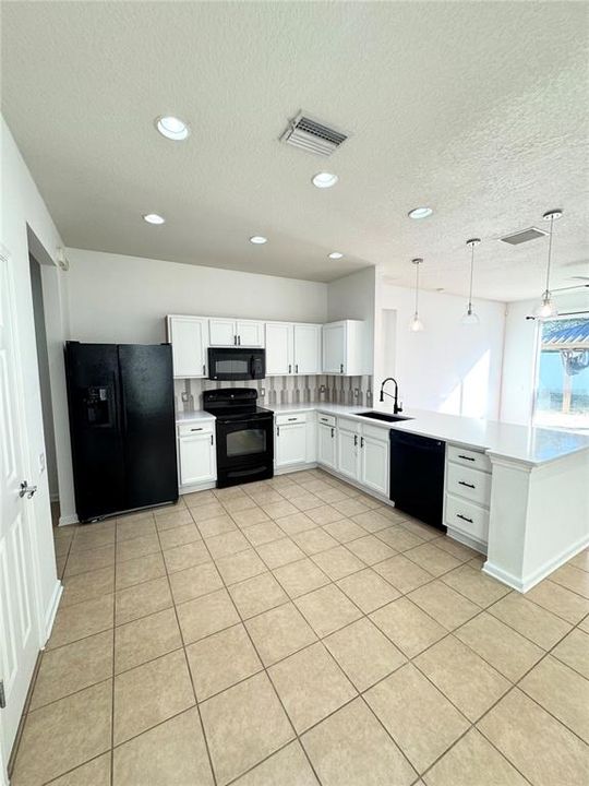 For Sale: $289,900 (3 beds, 2 baths, 1260 Square Feet)