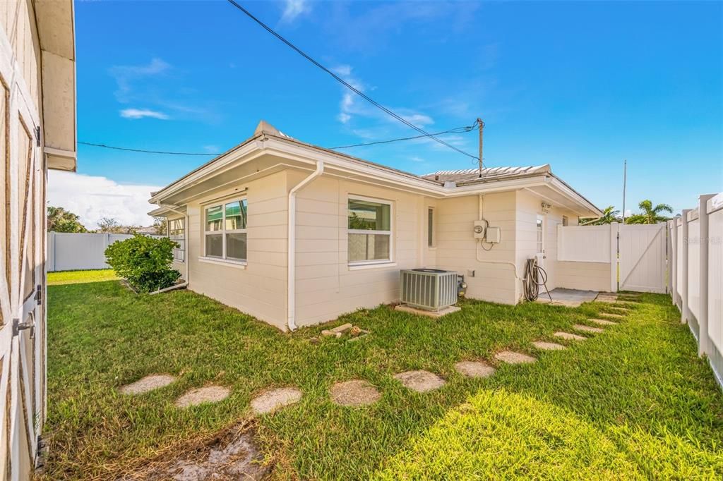 For Sale: $595,000 (3 beds, 2 baths, 1493 Square Feet)