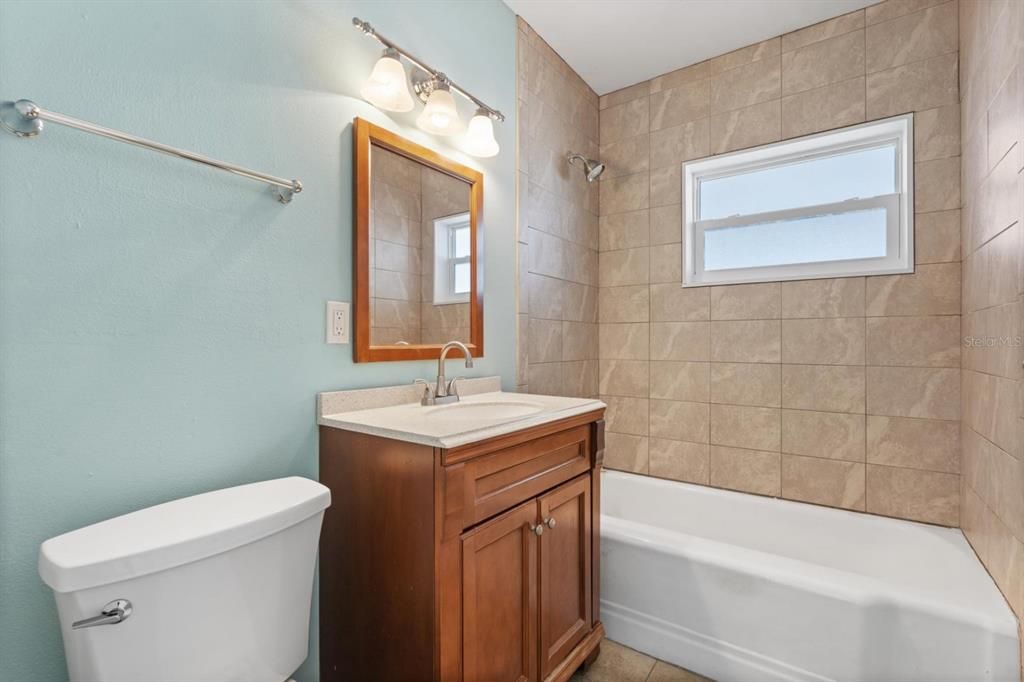 For Sale: $455,000 (2 beds, 1 baths, 1335 Square Feet)