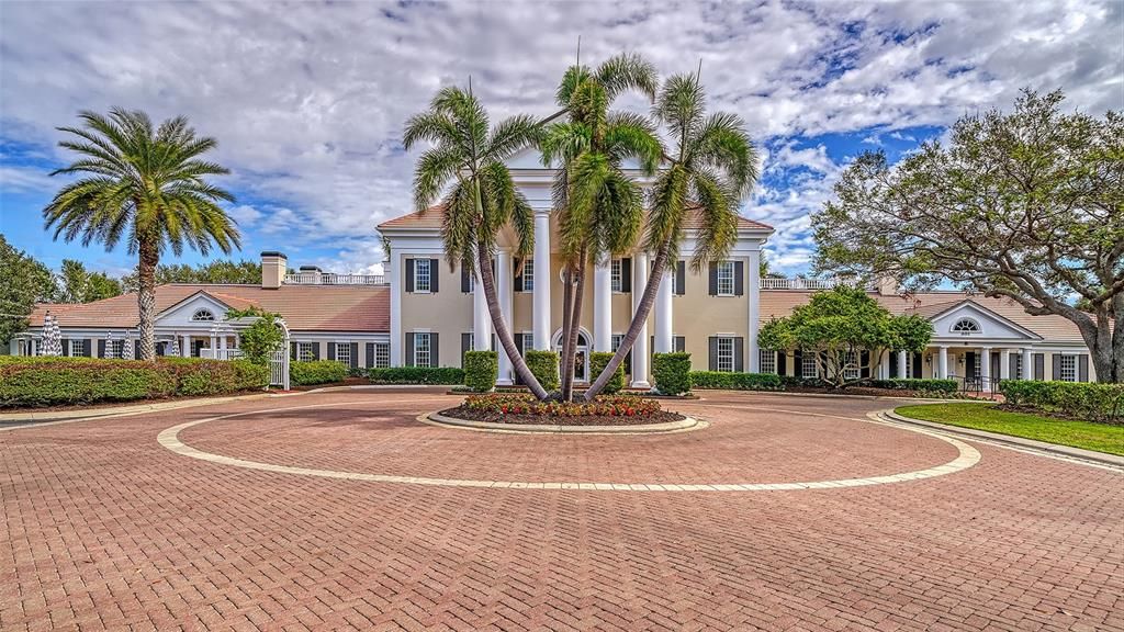 For Sale: $2,500,000 (4 beds, 3 baths, 4641 Square Feet)