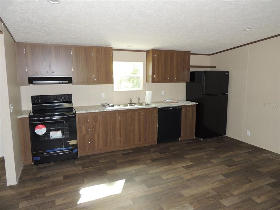 For Sale: $205,000 (3 beds, 2 baths, 1232 Square Feet)