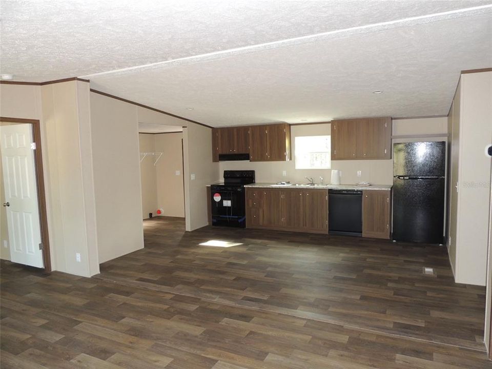 For Sale: $205,000 (3 beds, 2 baths, 1232 Square Feet)