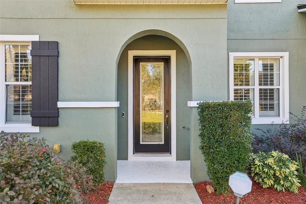 BEAUTIFUL ENTRY WAY