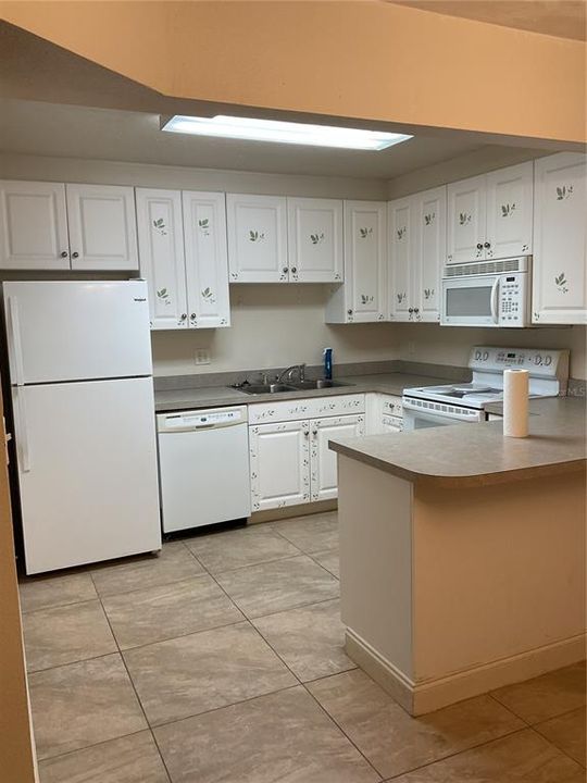 For Rent: $1,665 (3 beds, 2 baths, 1384 Square Feet)