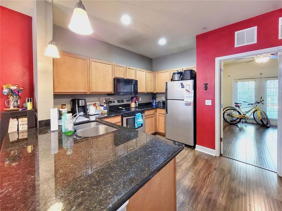 For Sale: $249,900 (2 beds, 3 baths, 1161 Square Feet)