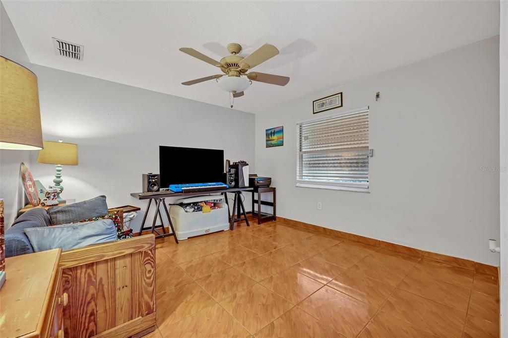 For Sale: $419,900 (3 beds, 2 baths, 1585 Square Feet)