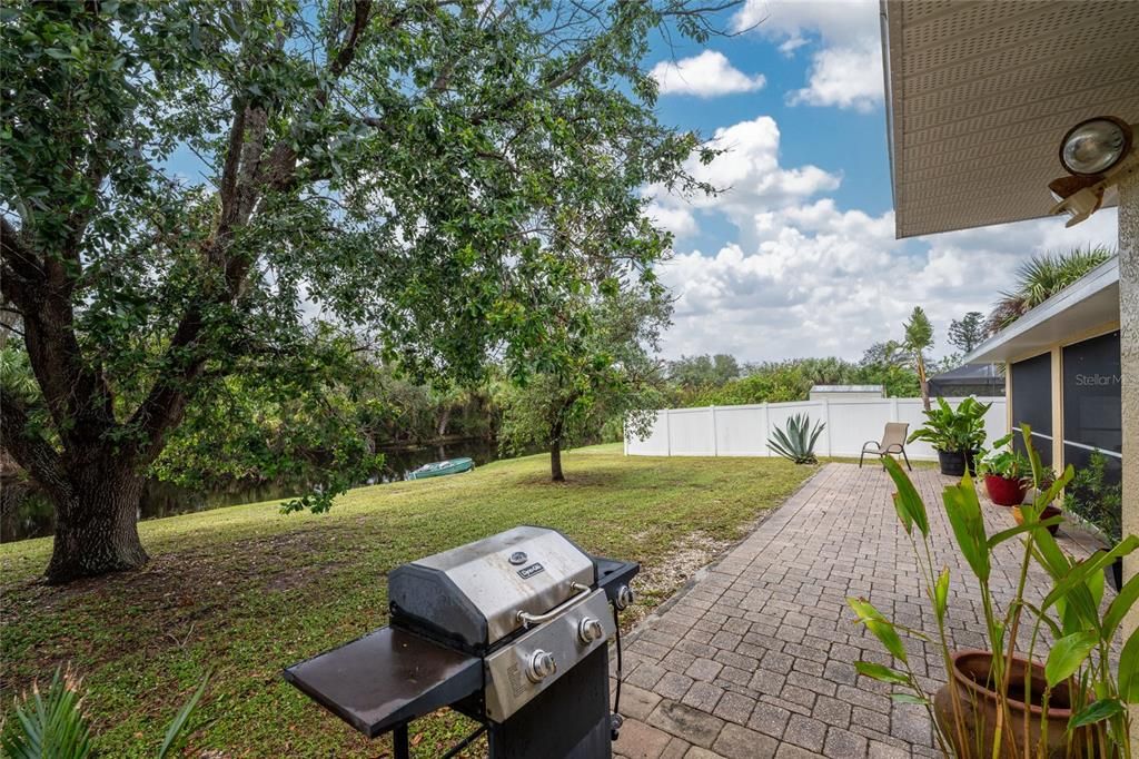 Nice paver patio with plenty of space to entertain!