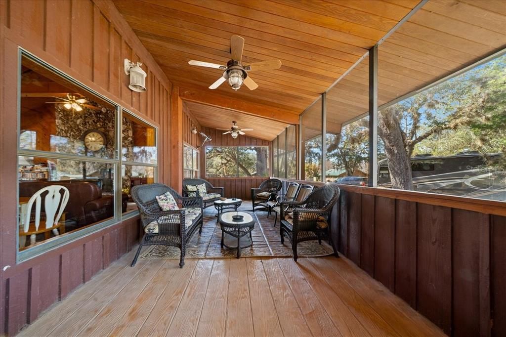 На продажу: $79,900 (0.09 acres)