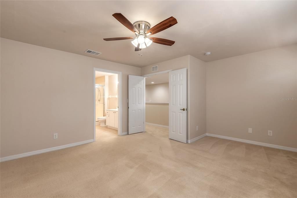 For Sale: $334,900 (2 beds, 2 baths, 1862 Square Feet)