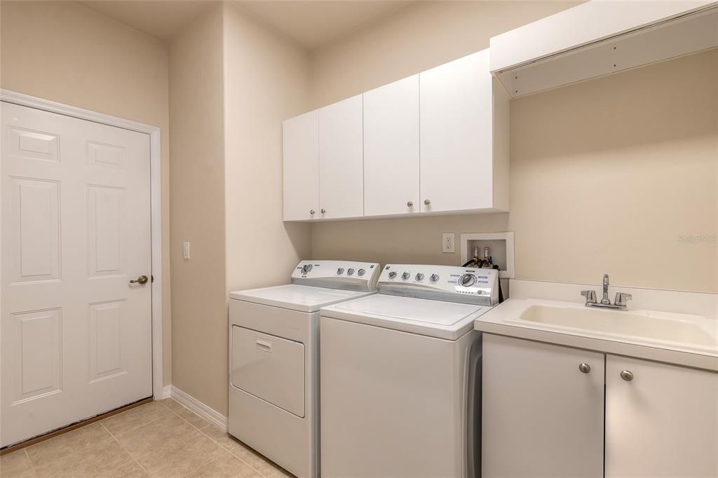 For Sale: $334,900 (2 beds, 2 baths, 1862 Square Feet)