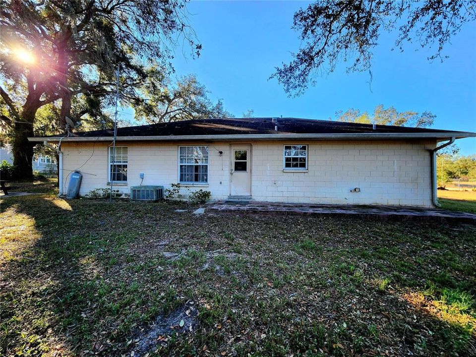 For Sale: $246,000 (3 beds, 2 baths, 1088 Square Feet)