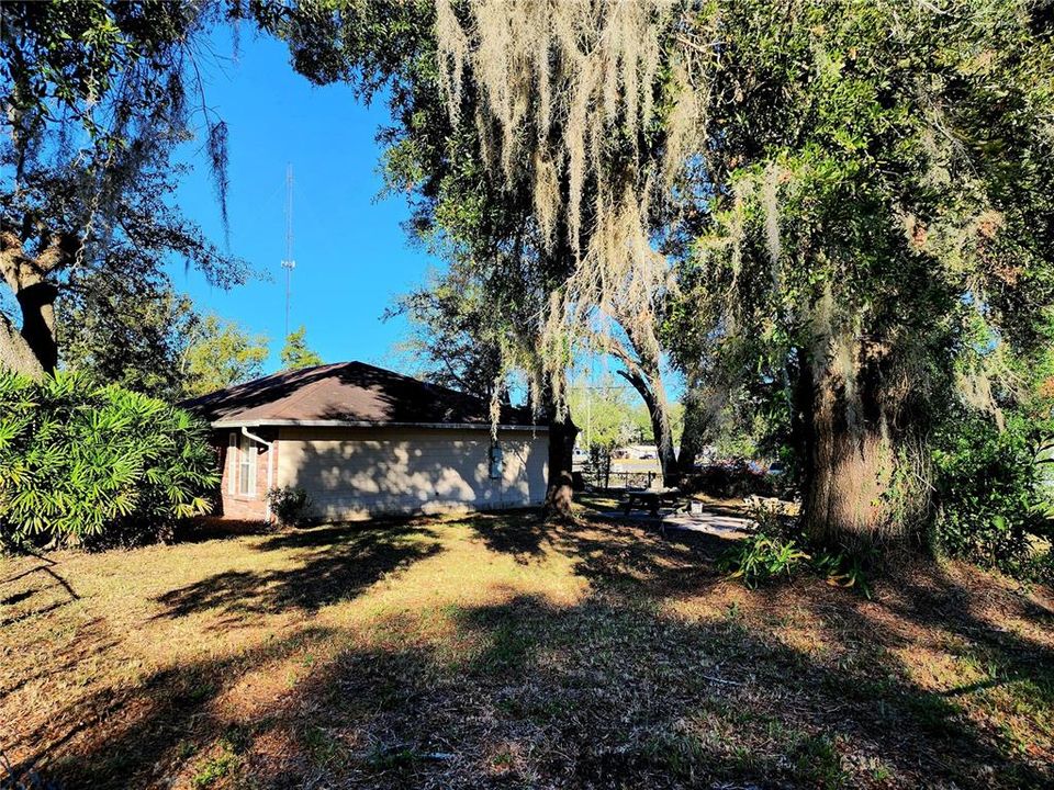 For Sale: $246,000 (3 beds, 2 baths, 1088 Square Feet)