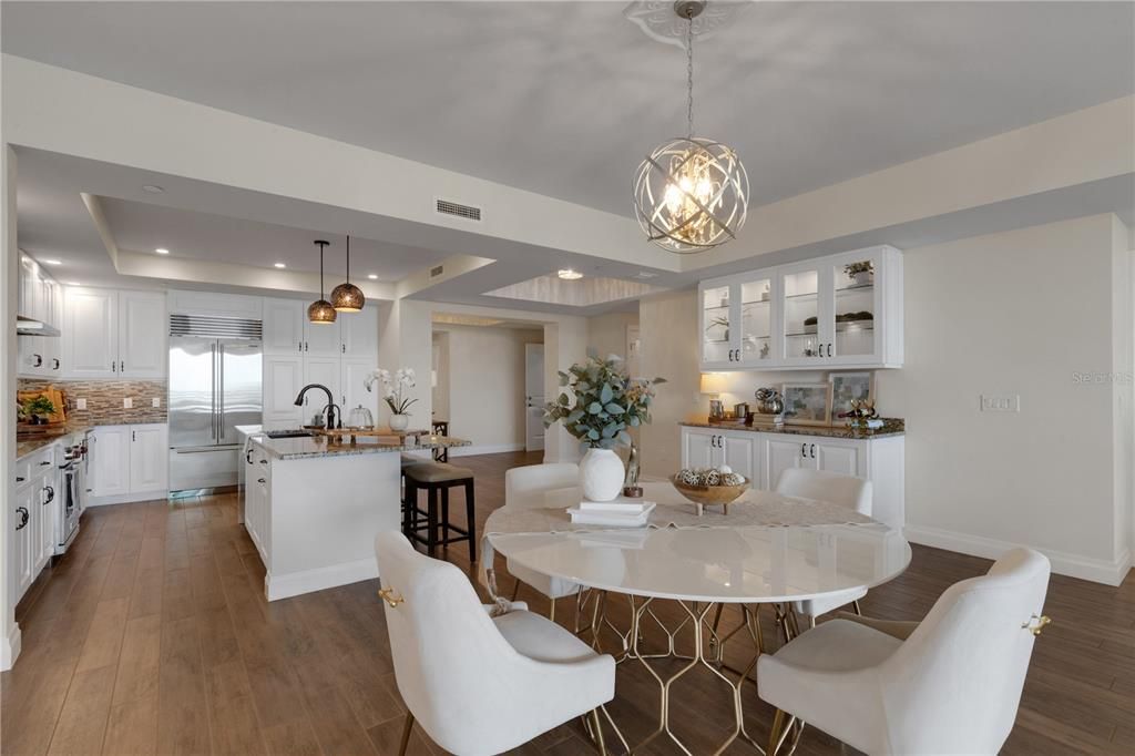En Venta: $2,895,000 (3 camas, 3 baños, 2950 Pies cuadrados)
