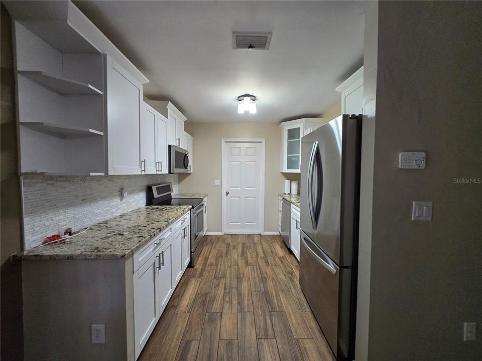 For Rent: $1,900 (3 beds, 2 baths, 1078 Square Feet)