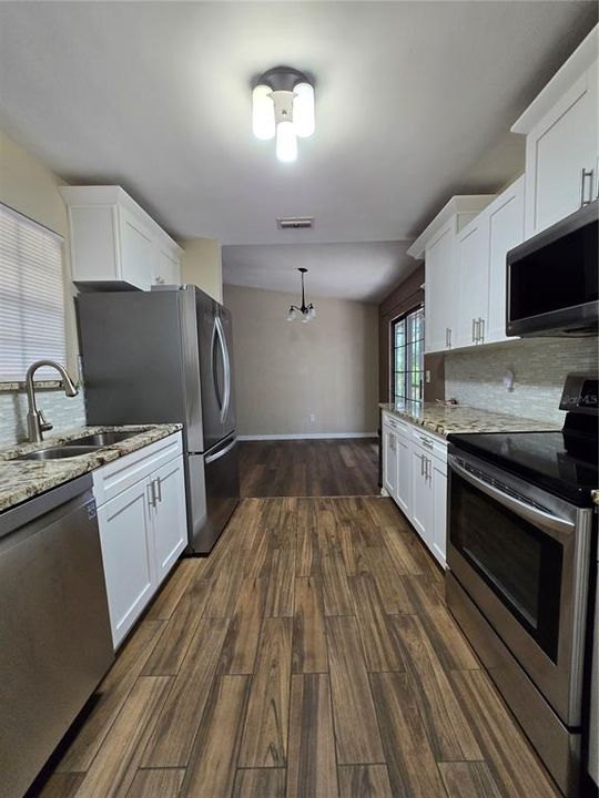 For Rent: $1,900 (3 beds, 2 baths, 1078 Square Feet)