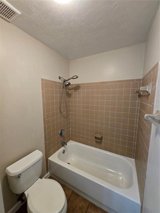 For Rent: $1,900 (3 beds, 2 baths, 1078 Square Feet)