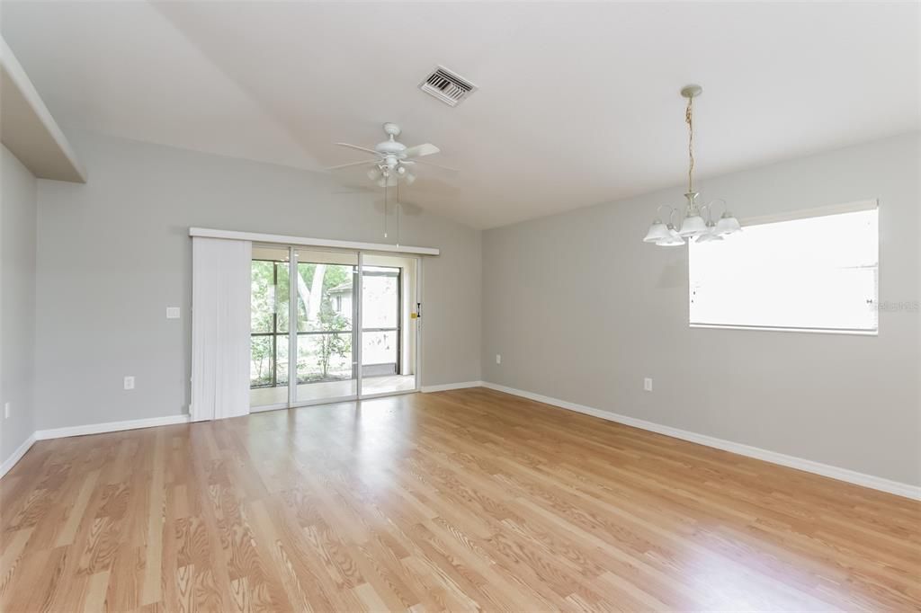 For Rent: $2,350 (3 beds, 2 baths, 1412 Square Feet)