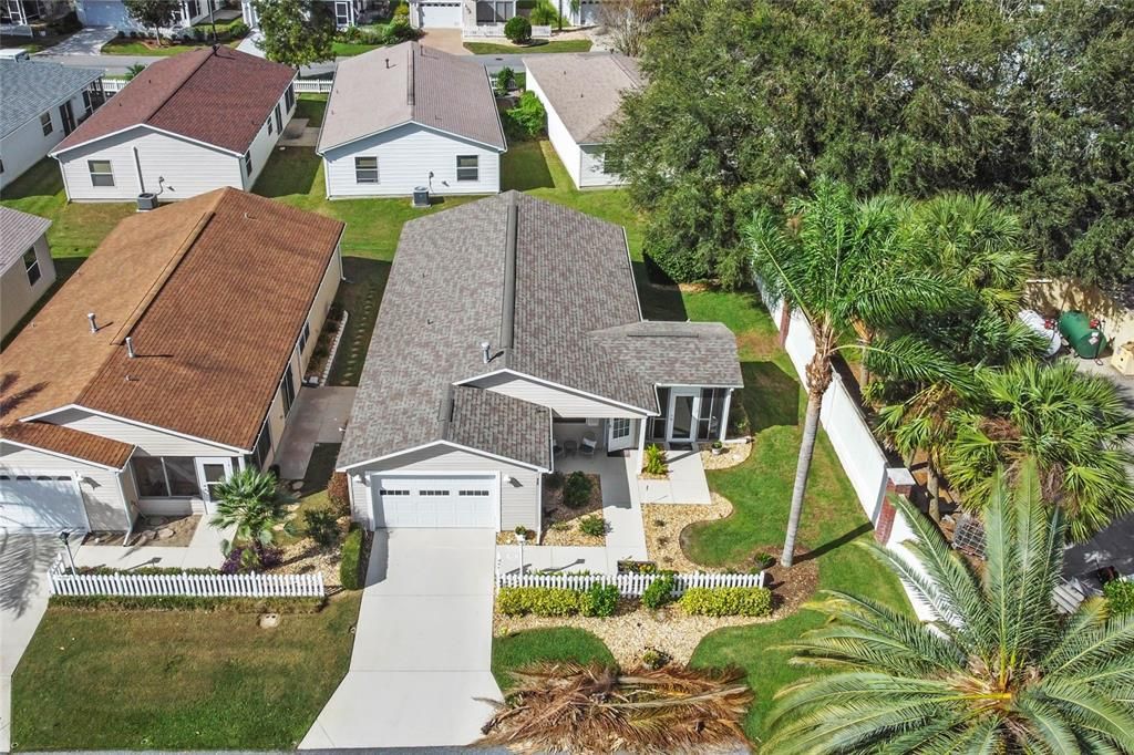 Ariel view - corner/end lot, makes a world of difference!