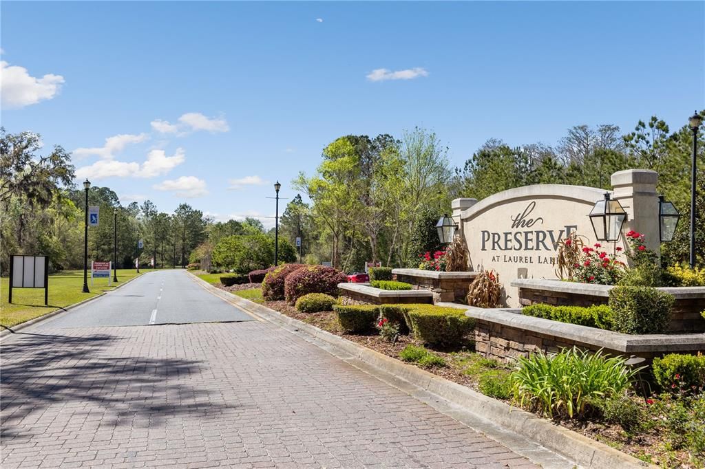 En Venta: $354,150 (4 camas, 2 baños, 1760 Pies cuadrados)