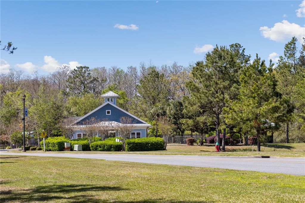 En Venta: $354,150 (4 camas, 2 baños, 1760 Pies cuadrados)