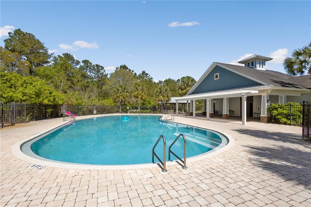 En Venta: $354,150 (4 camas, 2 baños, 1760 Pies cuadrados)