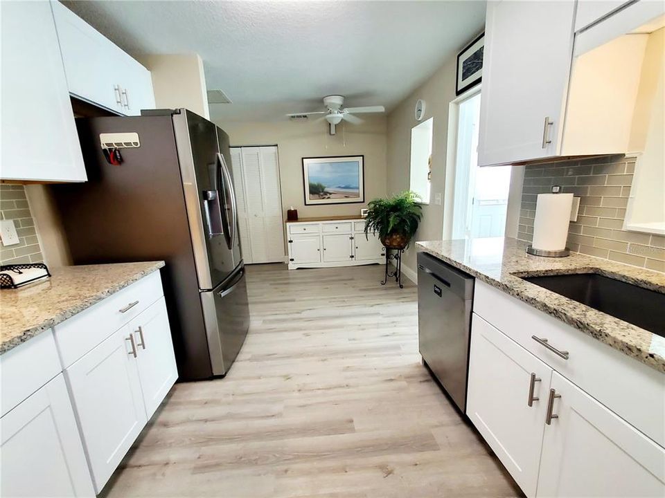 For Sale: $249,000 (2 beds, 2 baths, 1375 Square Feet)