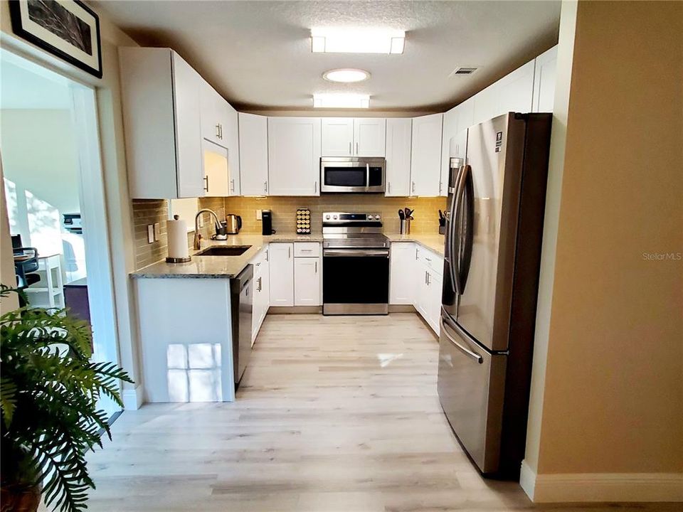 For Sale: $249,000 (2 beds, 2 baths, 1375 Square Feet)