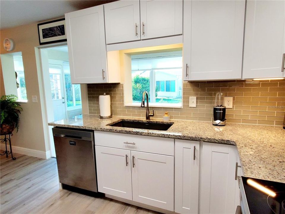 For Sale: $249,000 (2 beds, 2 baths, 1375 Square Feet)