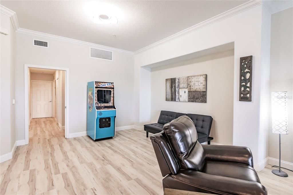 For Sale: $450,000 (3 beds, 2 baths, 1917 Square Feet)