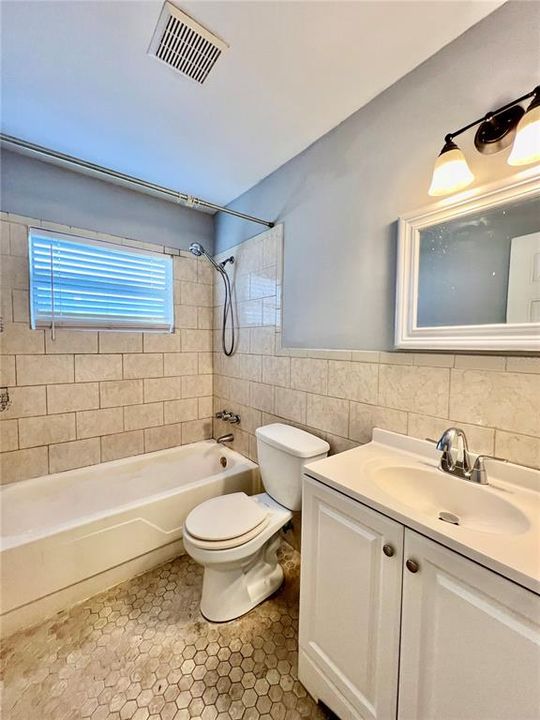 For Rent: $2,500 (3 beds, 2 baths, 1221 Square Feet)