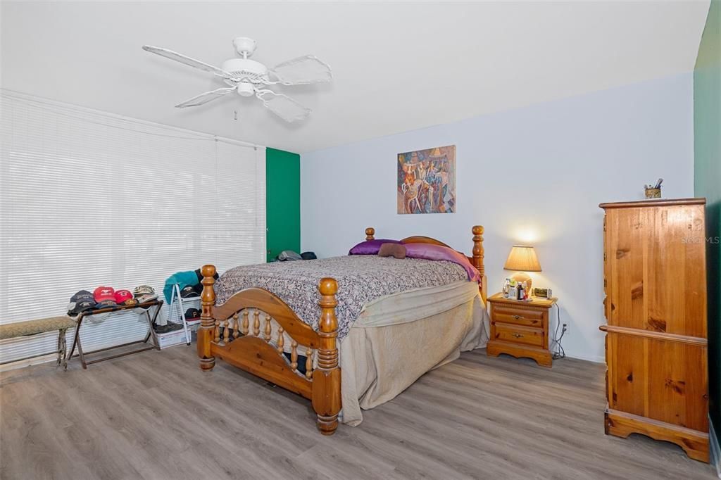 For Sale: $344,900 (2 beds, 2 baths, 1781 Square Feet)