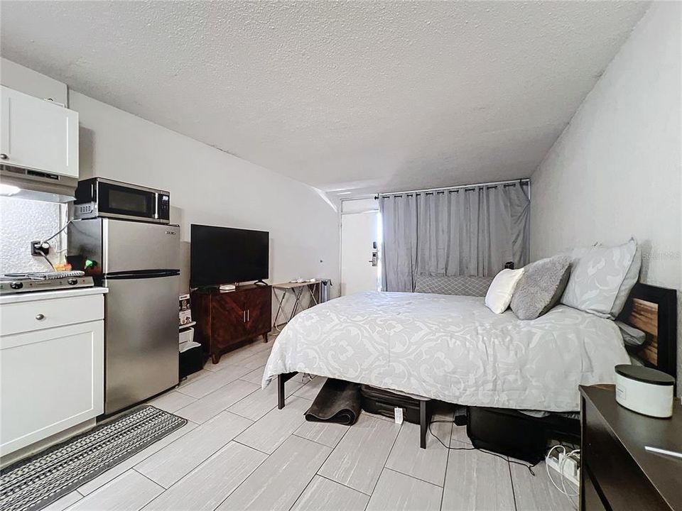 Active With Contract: $70,000 (1 beds, 1 baths, 300 Square Feet)