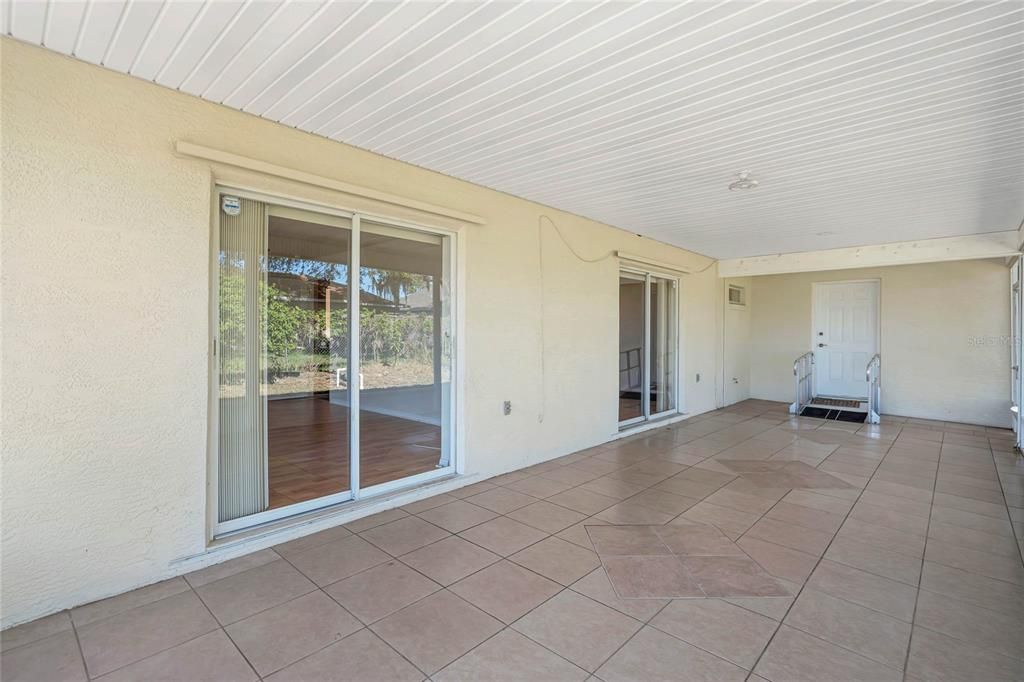 Covered & Screened Patio