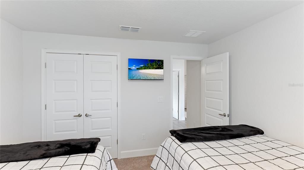 For Sale: $445,000 (3 beds, 2 baths, 1598 Square Feet)