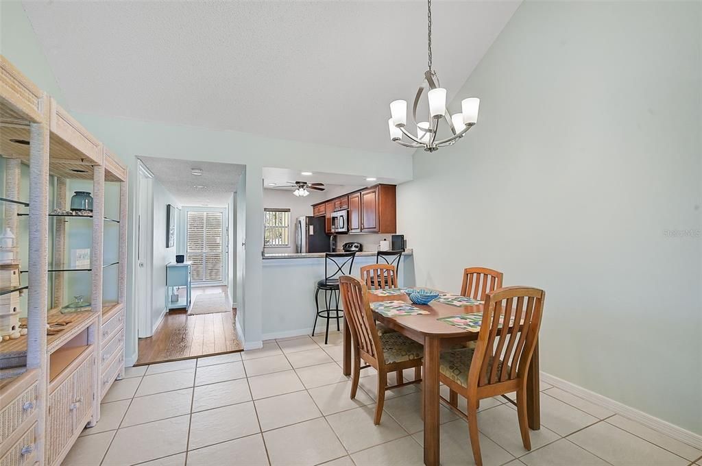 For Sale: $219,900 (2 beds, 2 baths, 1110 Square Feet)