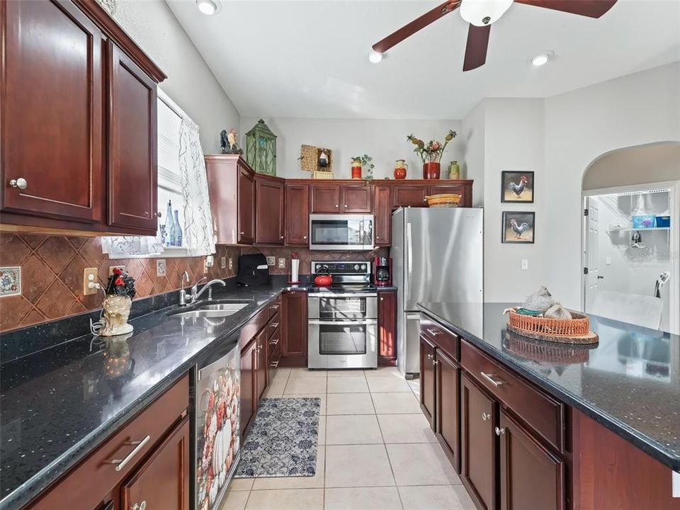 Kitchen w/Double oven (2019)