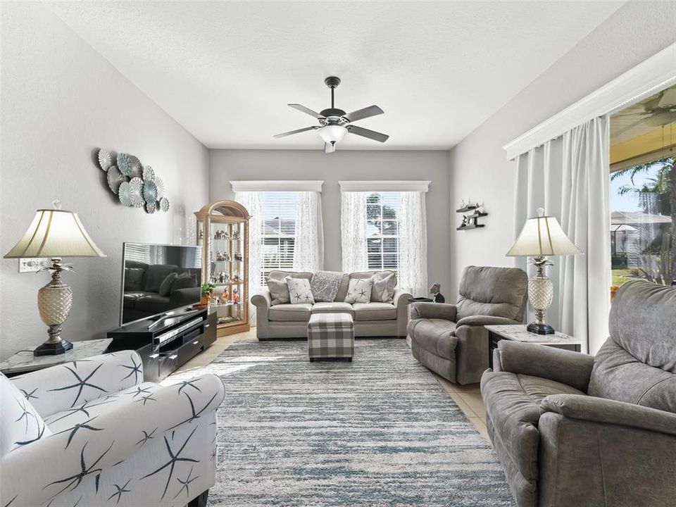 Living area w/tile floor