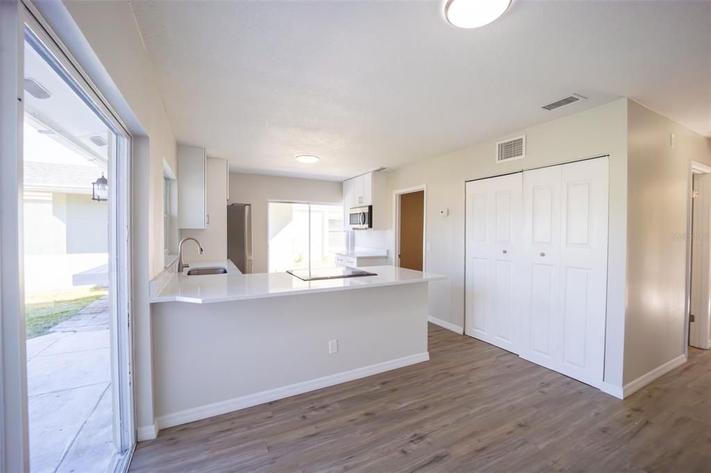 For Sale: $384,900 (3 beds, 2 baths, 1177 Square Feet)