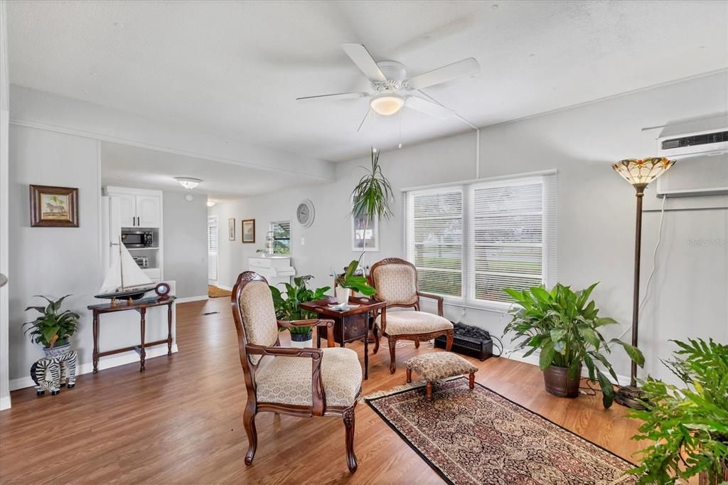 Living Room/Kitchen