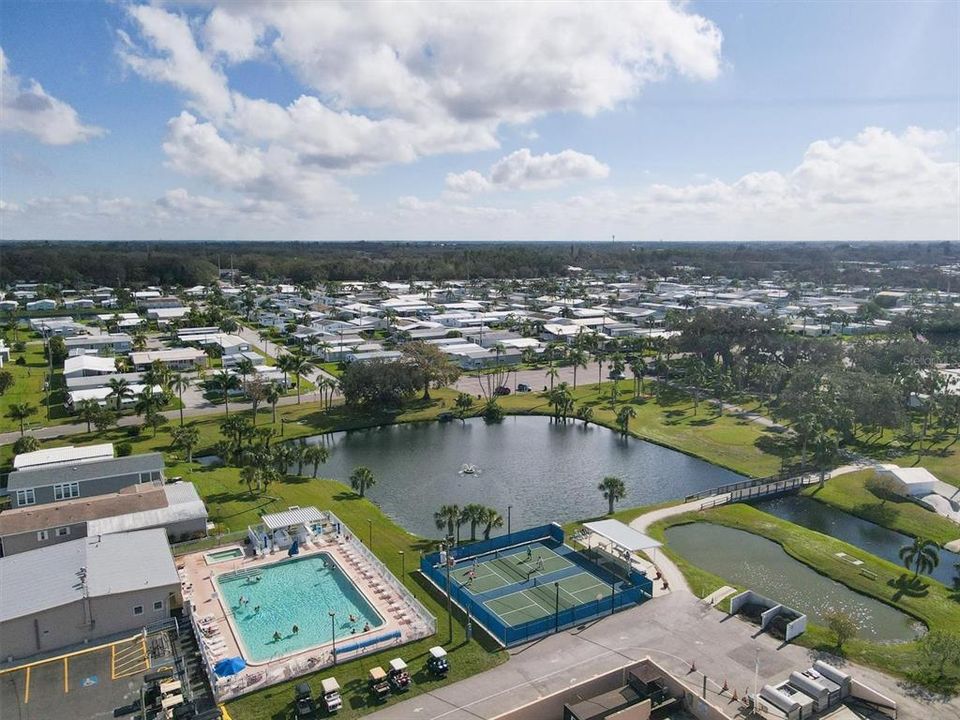 CommunityPool/Tennis Courts/Golf Course